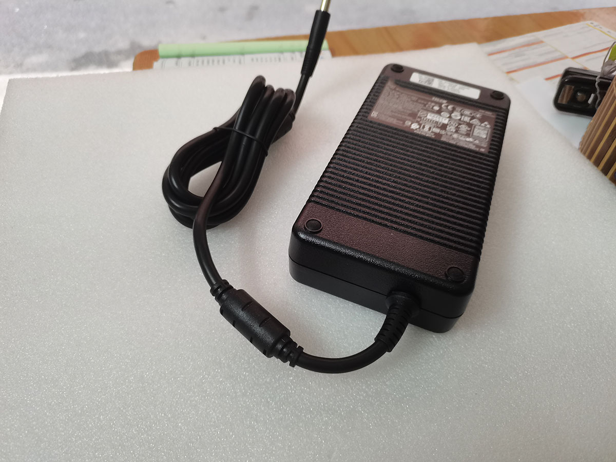 Adaptor AC 330W 19.5V 16.92A A - Pc Gaming Dell ulasan dan harga